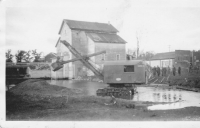 Crane feed mill